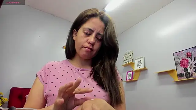 kathina giraldo online show from 10/03/25, 12:35