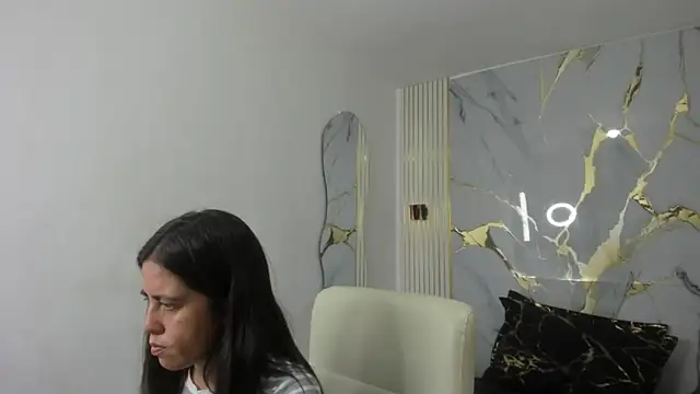 kathina giraldo online show from 04/07/26, 12:49