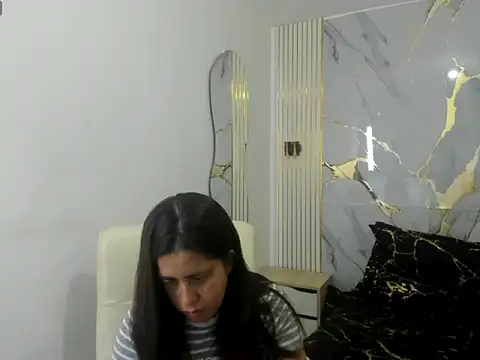 kathina giraldo online show from 04/10/26, 12:43