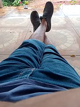 Snapshot of lele9457 chatting on 03/22/25, 05:31 lele9457 online show from 03/22/25, 05:31