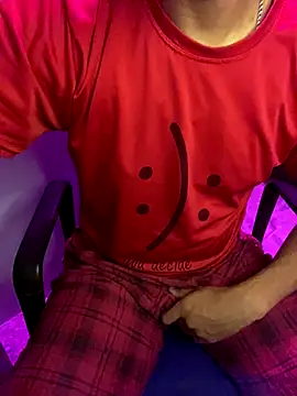 Snapshot of Vampiredaddy_ chatting on 11/04/25, 05:34 Vampiredaddy online show from 11/04/25, 05:34