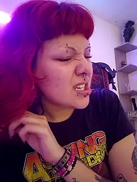 Snapshot of Sarah-Stoner chatting on 06/30/26, 06:42 Sarah-Stoner online show from 06/30/26, 06:42