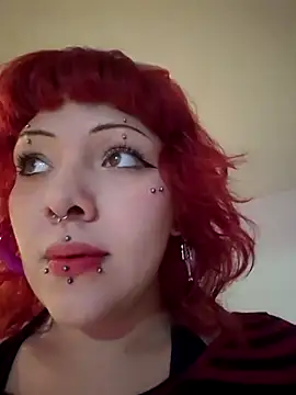 Snapshot of Sarah-Stoner chatting on 07/05/26, 03:23 Sarah-Stoner online show from 07/05/26, 03:23