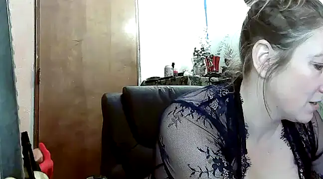 lilyhornyhousewife online show from 12/16/24, 04:55
