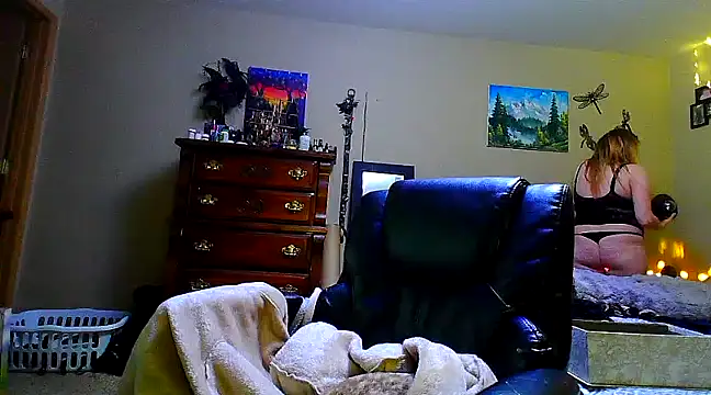 lilyhornyhousewife online show from 03/08/25, 09:50
