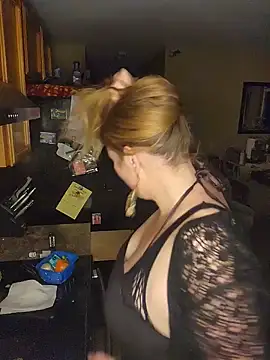 lilyhornyhousewife online show from 05/24/26, 11:48
