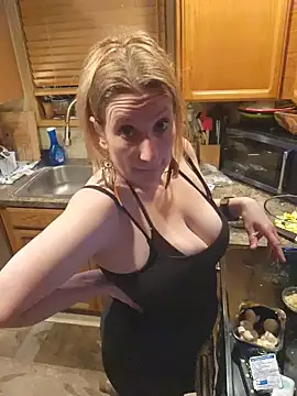 lilyhornyhousewife online show from 07/03/26, 08:32