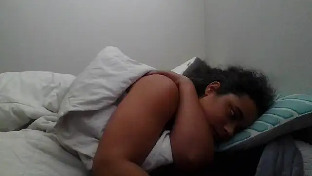 Snapshot of cinnaminnie chatting on 11/16/25, 06:57 cinnaminnie online show from 11/16/25, 06:57