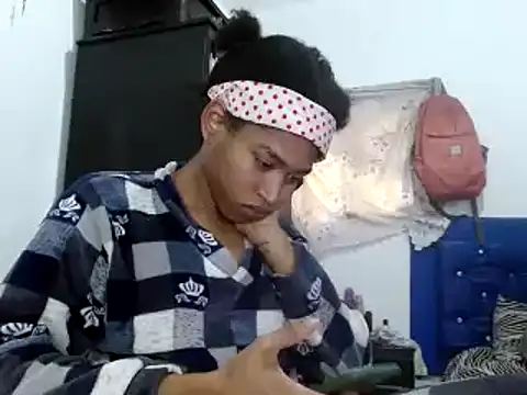 Snapshot of miriam775 chatting on 12/07/24, 11:51 miriam775 online show from 12/07/24, 11:51