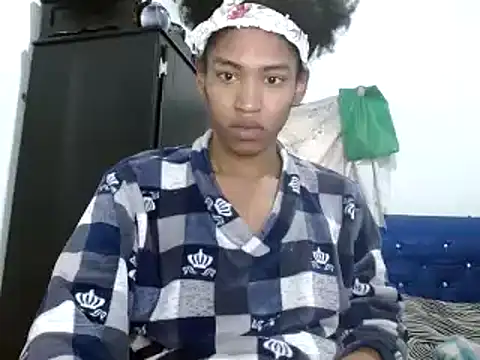 Snapshot of miriam775 chatting on 12/10/24, 12:49 miriam775 online show from 12/10/24, 12:49