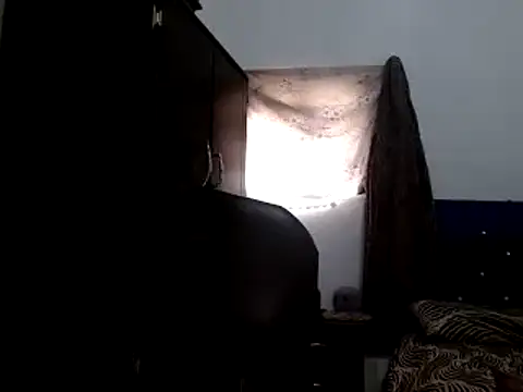 Snapshot of miriam775 chatting on 12/21/24, 04:46 miriam775 online show from 12/21/24, 04:46