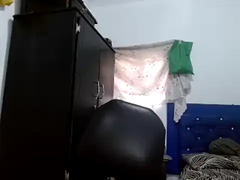 Snapshot of miriam775 chatting on 12/23/24, 12:41 miriam775 online show from 12/23/24, 12:41