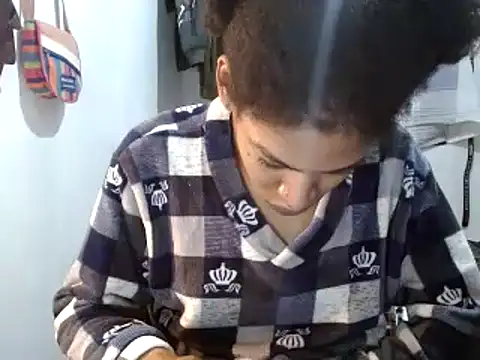 Snapshot of miriam775 chatting on 12/29/24, 10:12 miriam775 online show from 12/29/24, 10:12