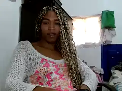 Snapshot of miriam775 chatting on 12/31/24, 03:31 miriam775 online show from 12/31/24, 03:31