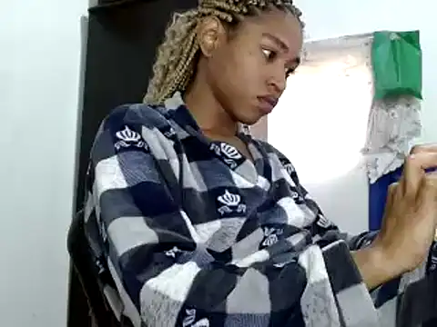 Snapshot of miriam775 chatting on 01/03/25, 03:55 miriam775 online show from 01/03/25, 03:55