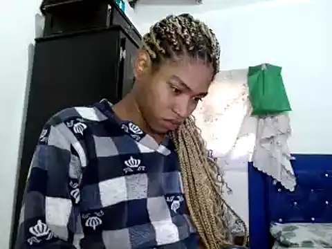 Snapshot of miriam775 chatting on 01/11/25, 12:40 miriam775 online show from 01/11/25, 12:40