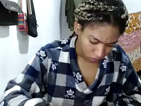 Snapshot of miriam775 chatting on 03/09/25, 10:19 miriam775 online show from 03/09/25, 10:19