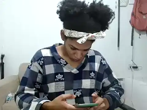 Snapshot of miriam775 chatting on 09/18/25, 10:28 miriam775 online show from 09/18/25, 10:28