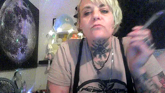 Hunniebunnie78 online show from 06/15/26, 03:31