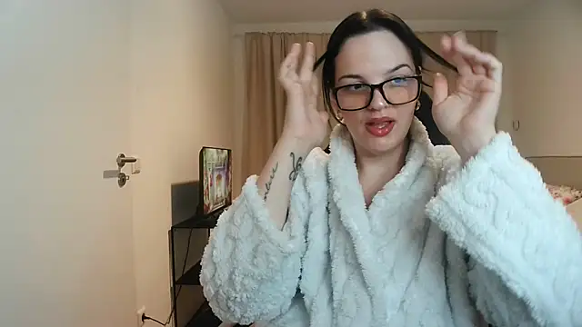 Jujuicy 97 online show from 11/18/25, 06:07