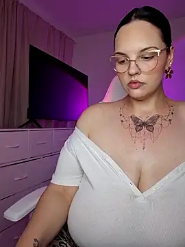 Jujuicy 97 online show from 03/11/26, 07:42