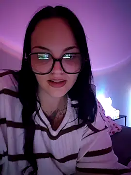 Snapshot of Jujuicy_97 chatting on 06/16/26, 08:33 Jujuicy 97 online show from 06/16/26, 08:33