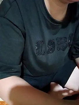 JasminePham online show from 10/10/25, 01:37