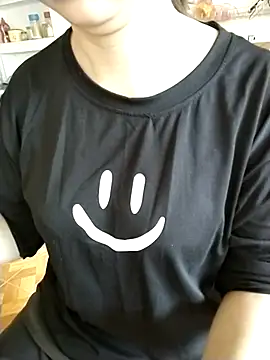 JasminePham online show from 11/05/25, 12:54