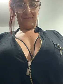 Snapshot of anastasia_and_jordan chatting on 02/05/26, 09:25 anastasia and jordan online show from 02/05/26, 09:25