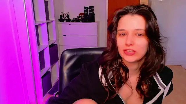 jenna-sxy19 online show from 03/17/25, 06:21