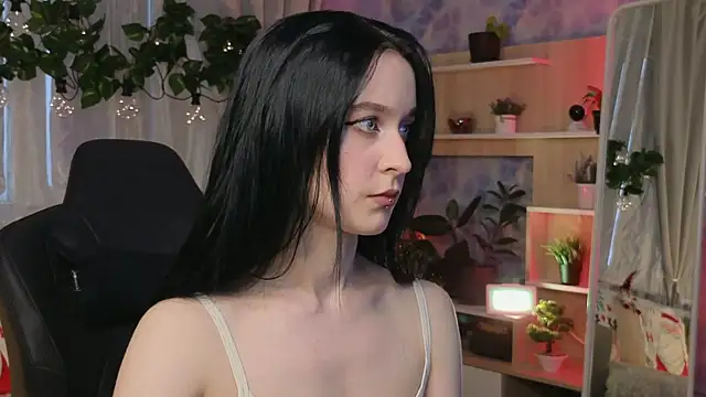 Snapshot of KiraLiLime chatting on 02/16/25, 01:38 KiraLiLime online show from 02/16/25, 01:38