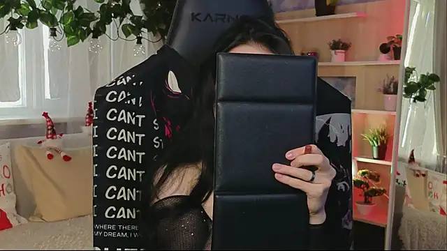 Snapshot of KiraLiLime chatting on 02/25/25, 01:06 KiraLiLime online show from 02/25/25, 01:06