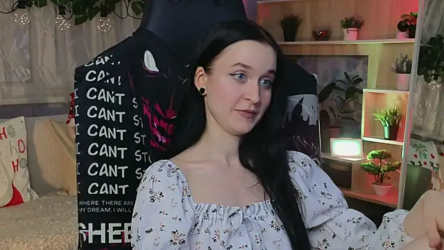 Snapshot of KiraLiLime chatting on 03/02/25, 10:16 KiraLiLime online show from 03/02/25, 10:16