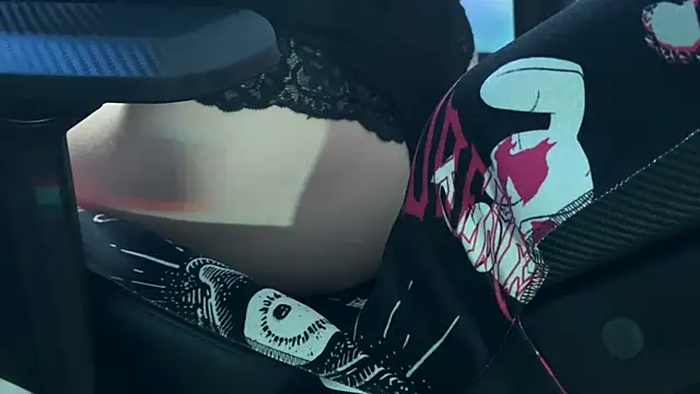 Snapshot of KiraLiLime chatting on 03/09/25, 11:58 KiraLiLime online show from 03/09/25, 11:58