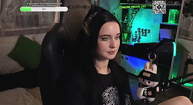 Snapshot of KiraLiLime chatting on 10/15/25, 05:35 KiraLiLime online show from 10/15/25, 05:35