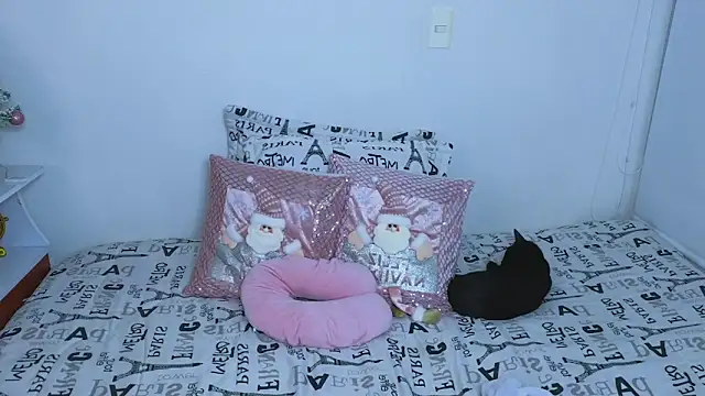 Lorenne Miller online show from 12/12/24, 01:43