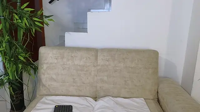 Lorenne Miller online show from 09/10/25, 04:34