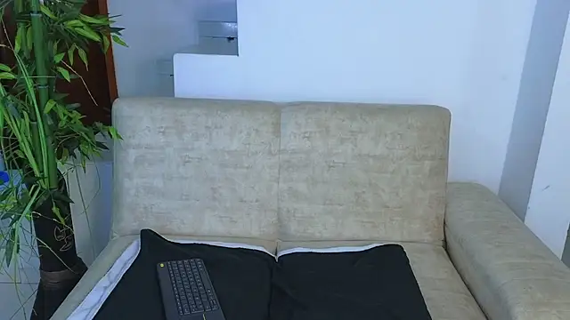 Lorenne Miller online show from 09/28/25, 04:07