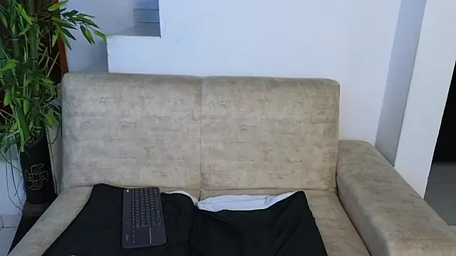 Lorenne Miller online show from 04/15/26, 04:52