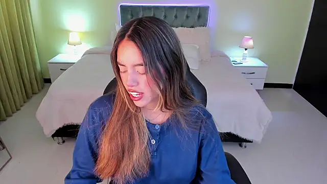  Charlotte evans 1 online show from 04/05/26, 12:13