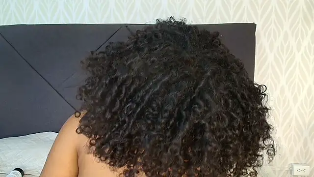 nataly velez online show from 03/22/25, 04:37