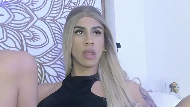 Snapshot of PersefoneWoods1 chatting on 09/26/25, 05:22 PersefoneWoods1 online show from 09/26/25, 05:22