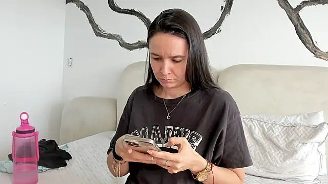 Snapshot of BridgetRodriguez chatting on 01/26/25, 03:36 BridgetRodriguez online show from 01/26/25, 03:36