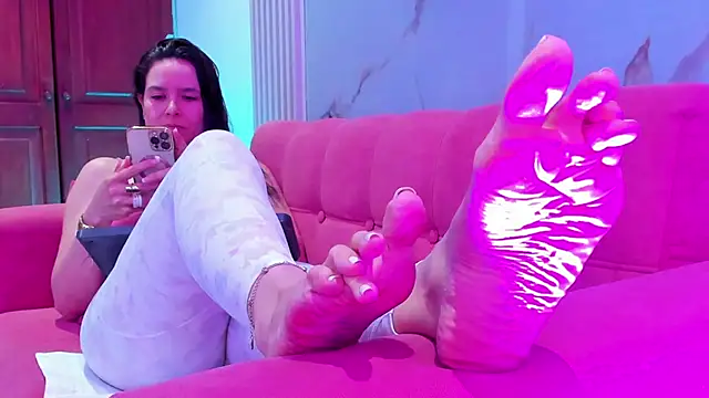 Snapshot of BridgetRodriguez chatting on 09/13/25, 12:27 BridgetRodriguez online show from 09/13/25, 12:27