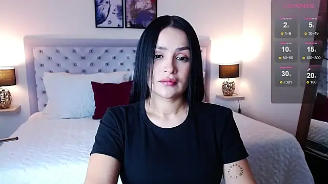 sarascottt online show from 03/18/25, 02:26