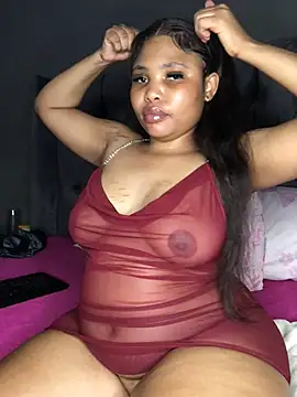 Snapshot of Anaelle24 chatting on 02/05/25, 08:11 Anaelle24 online show from 02/05/25, 08:11