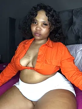 Snapshot of Anaelle24 chatting on 02/11/25, 06:11 Anaelle24 online show from 02/11/25, 06:11