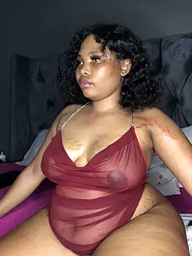 Snapshot of Anaelle24 chatting on 02/12/25, 04:44 Anaelle24 online show from 02/12/25, 04:44