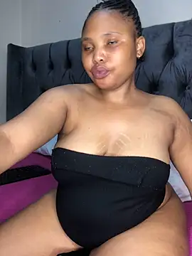 Snapshot of Anaelle24 chatting on 02/16/26, 08:32 Anaelle24 online show from 02/16/26, 08:32