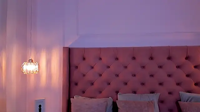 mia schwarz online show from 09/26/25, 10:25